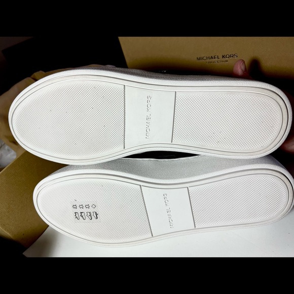 Michael Kors “Rae” black leather slide on shoes, size 9 - Picture 5 of 10